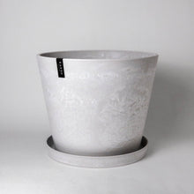 Load image into Gallery viewer, Tapered Signature Planter Pot Black