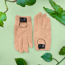 Load image into Gallery viewer, Microfiber Leaf Cleaning Gloves - Pink