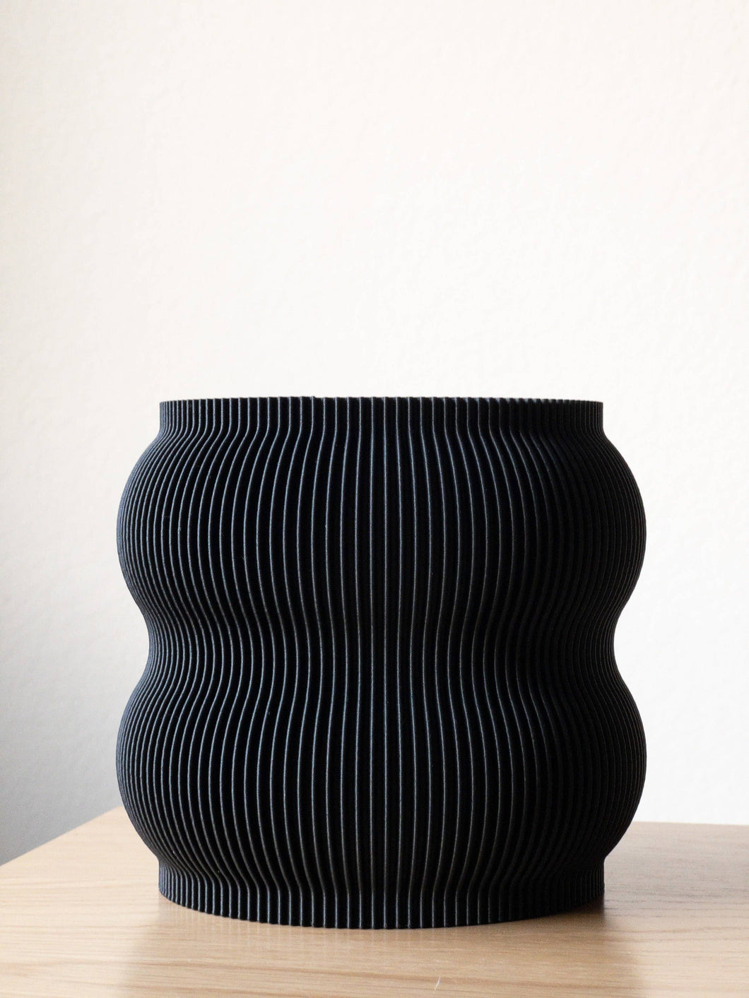 Lightweight Planter Pot | Black | 4